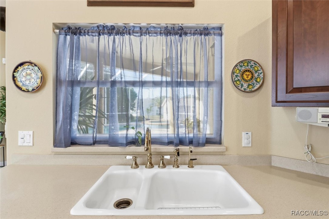 5528 W Hunters Ridge Circle