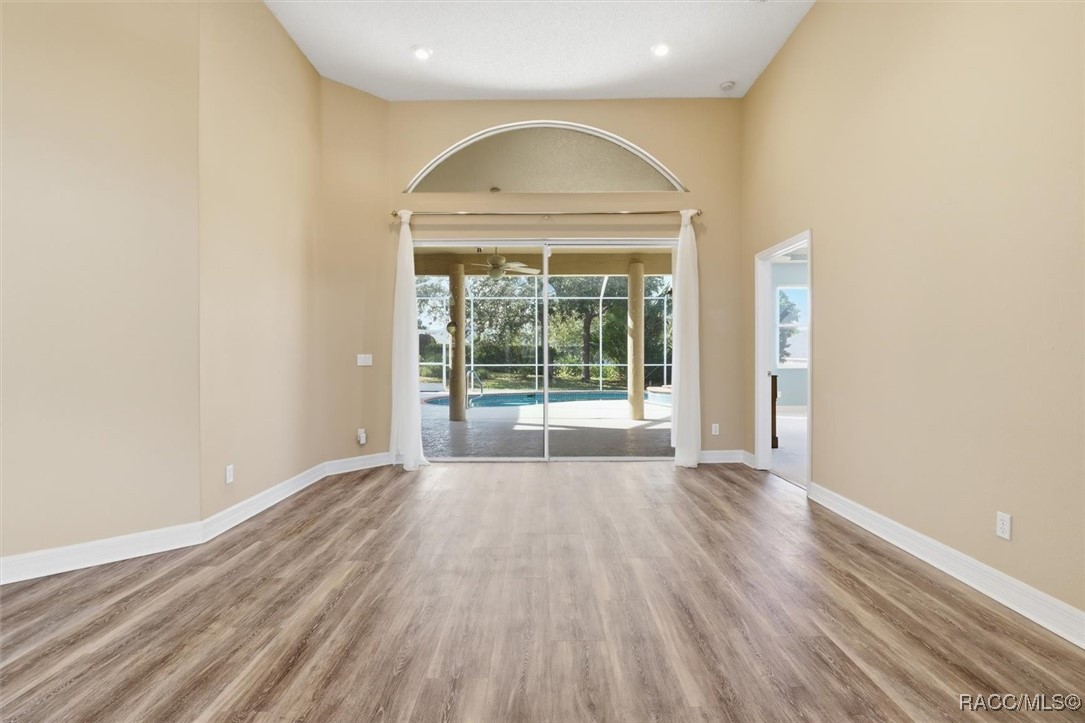 5528 W Hunters Ridge Circle