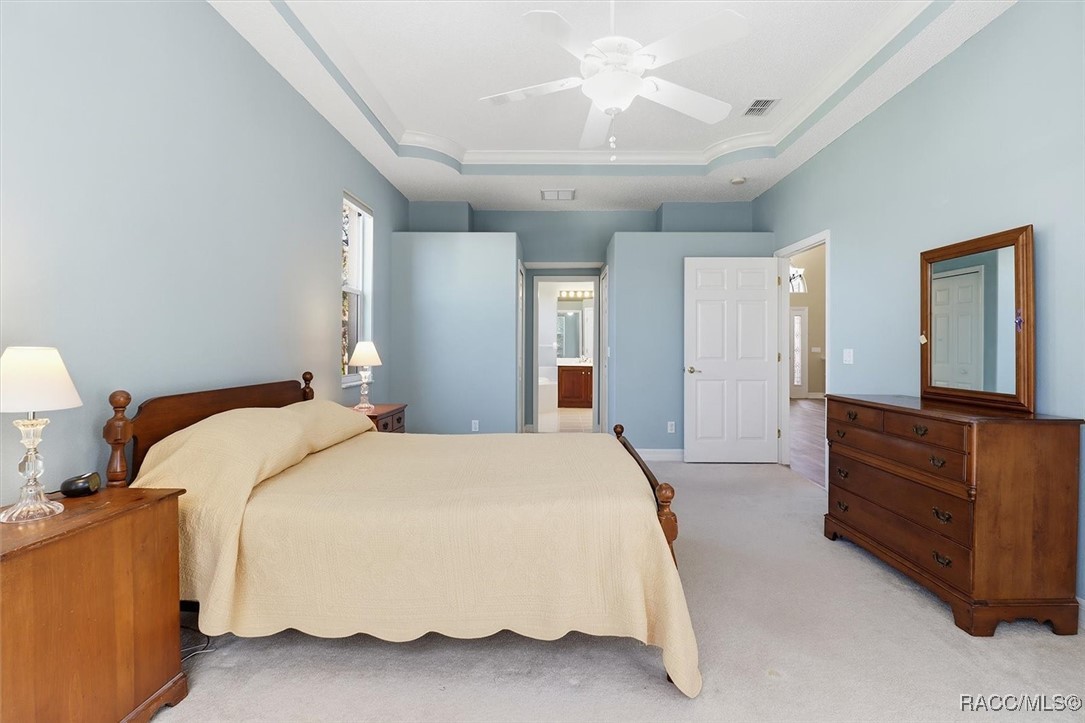 5528 W Hunters Ridge Circle