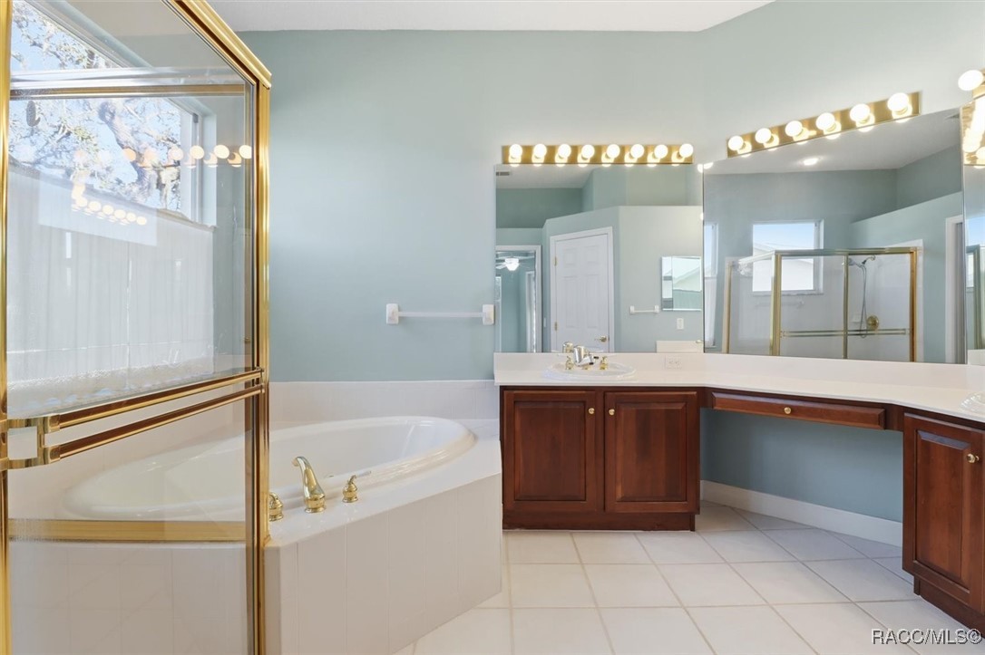 5528 W Hunters Ridge Circle