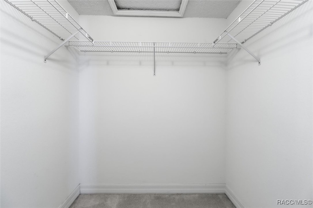 5528 W Hunters Ridge Circle