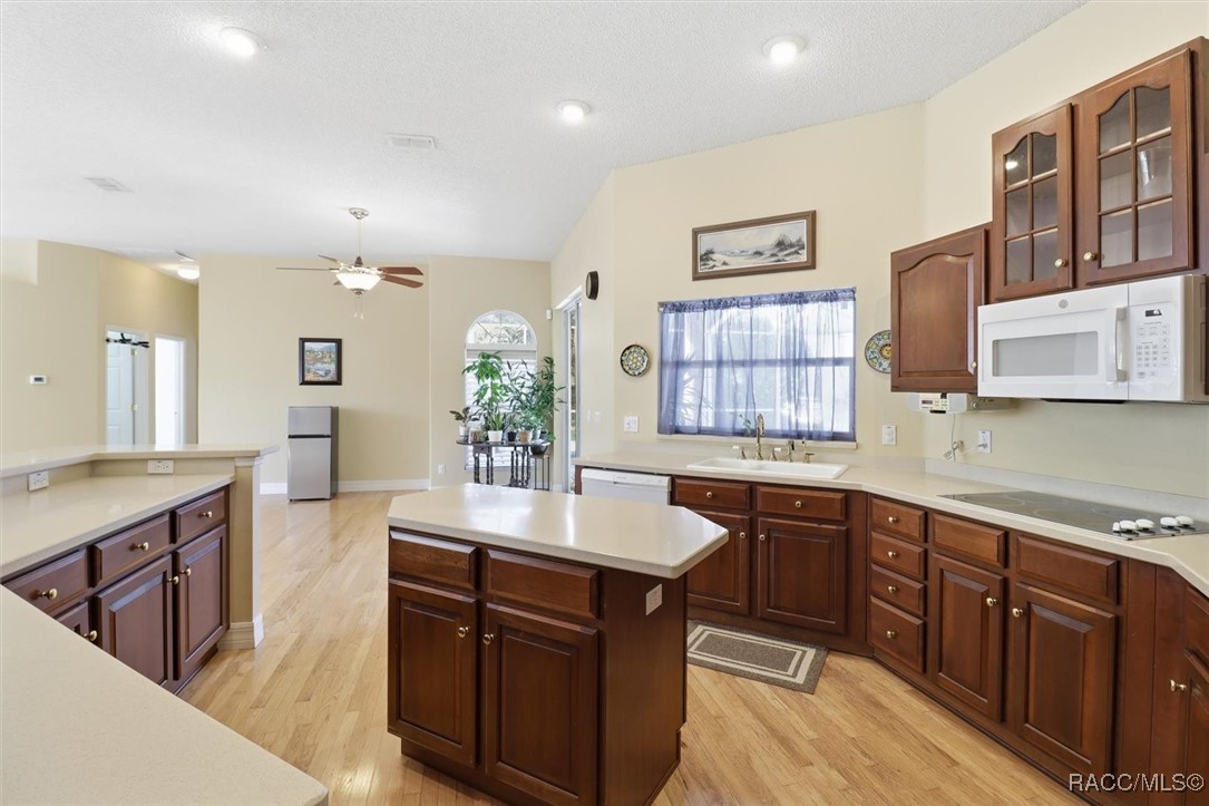 5528 W Hunters Ridge Circle