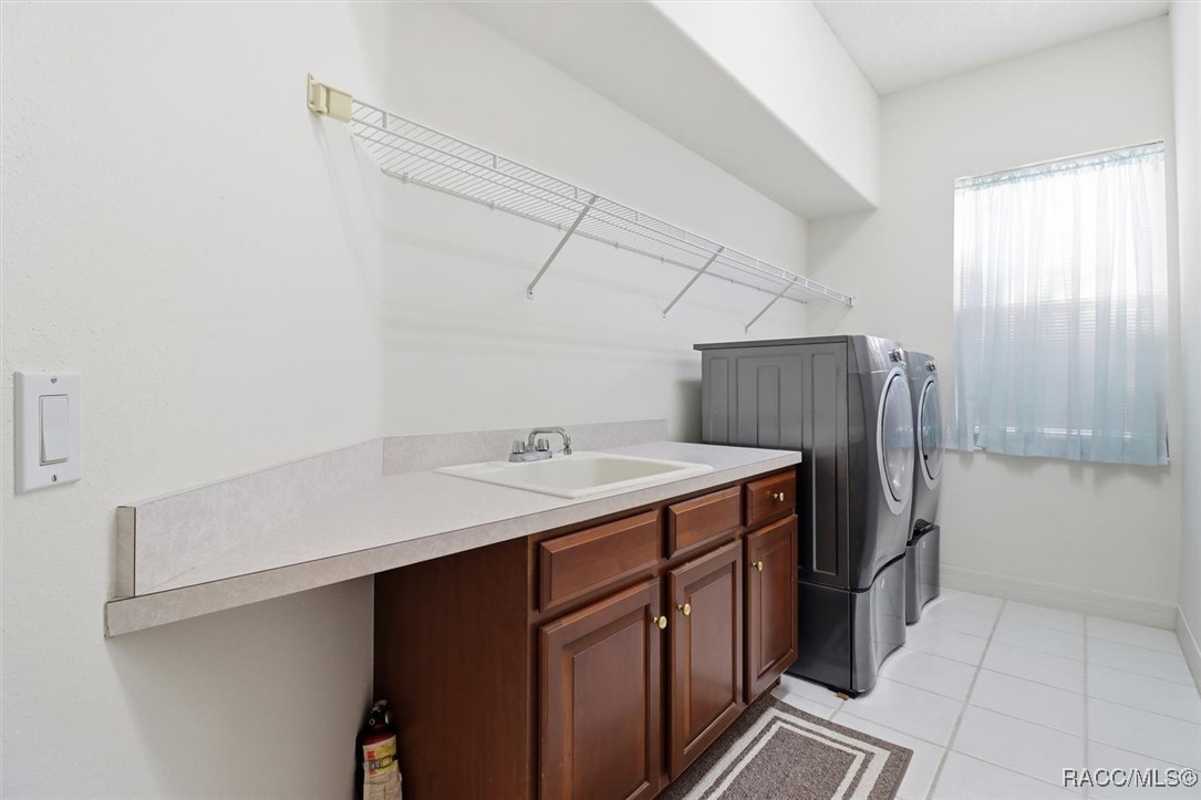 5528 W Hunters Ridge Circle