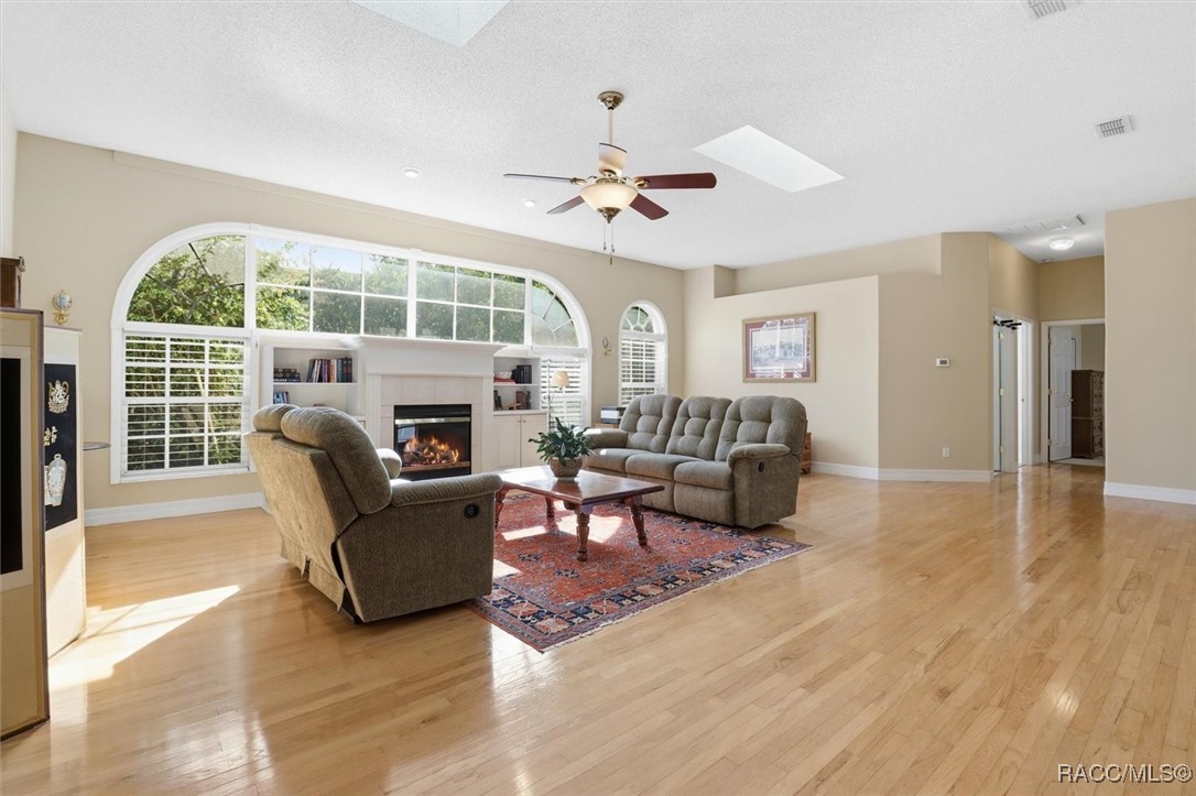 5528 W Hunters Ridge Circle