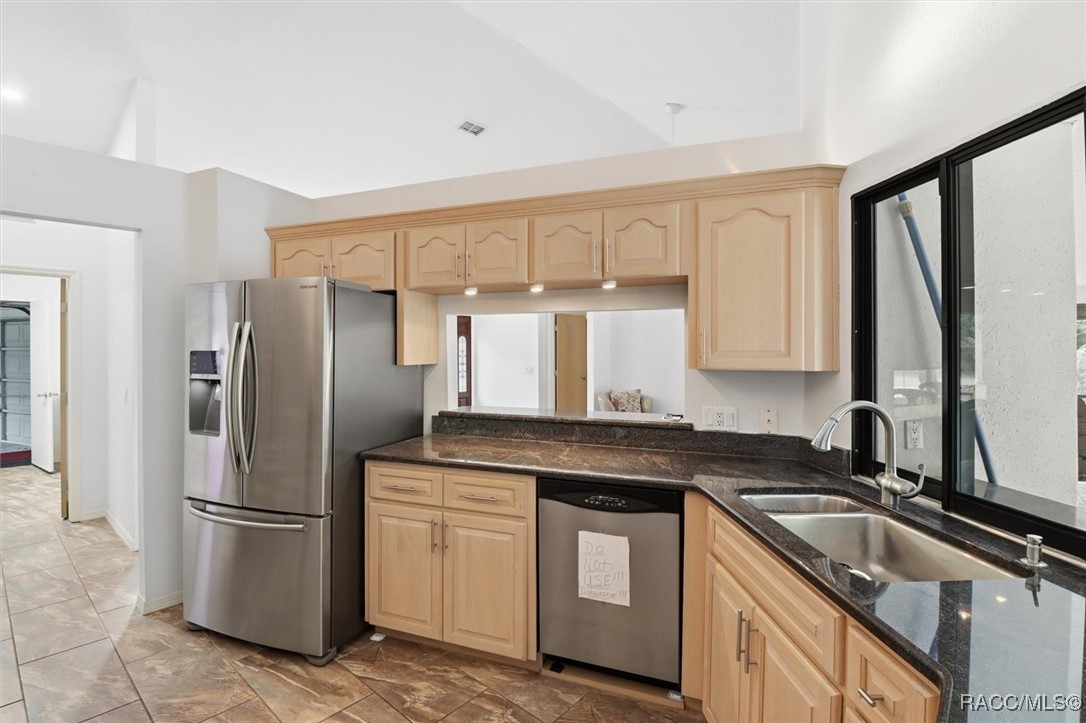 22 Mastic Court W