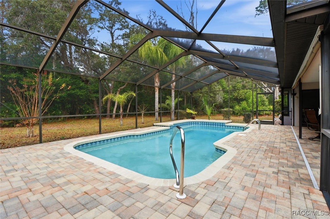 22 Mastic Court W