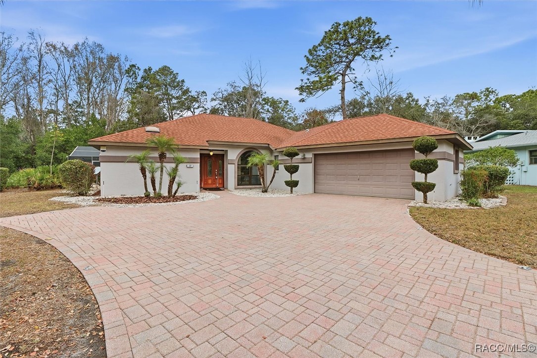 22 Mastic Court W