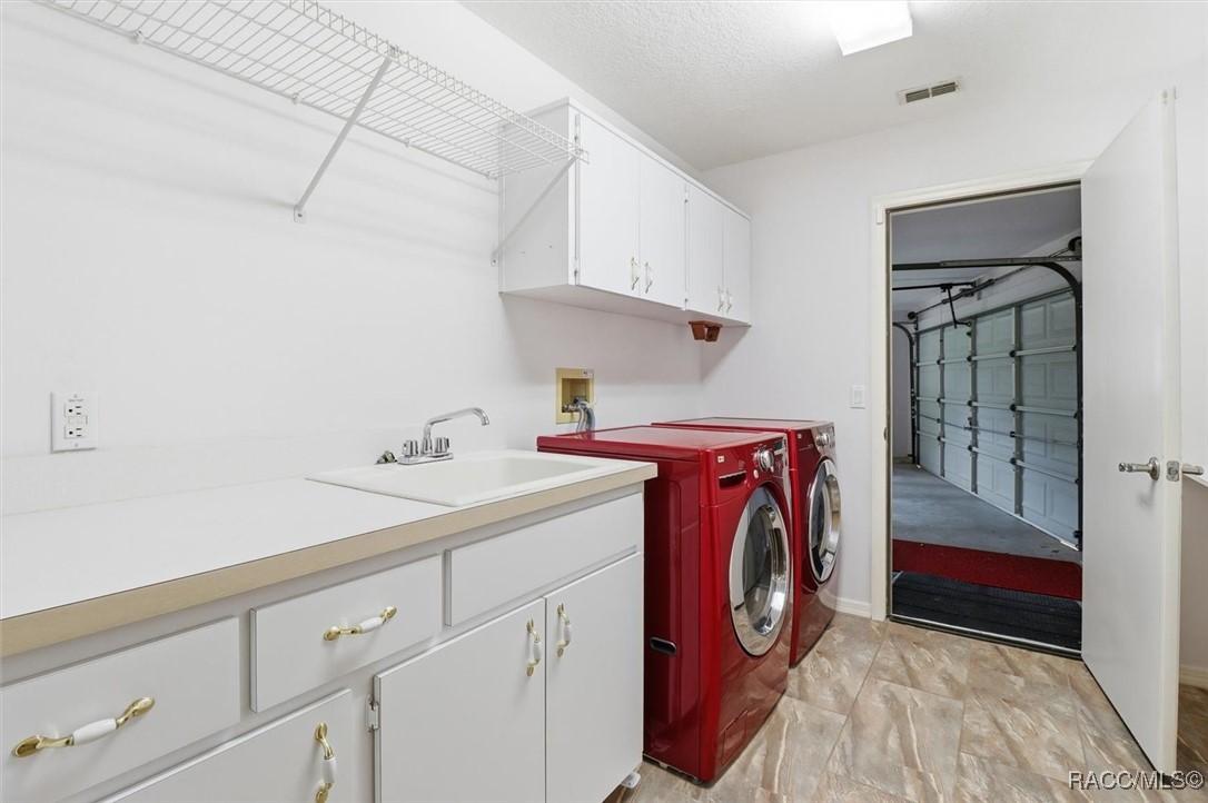22 Mastic Court W