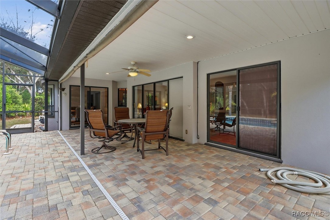 22 Mastic Court W