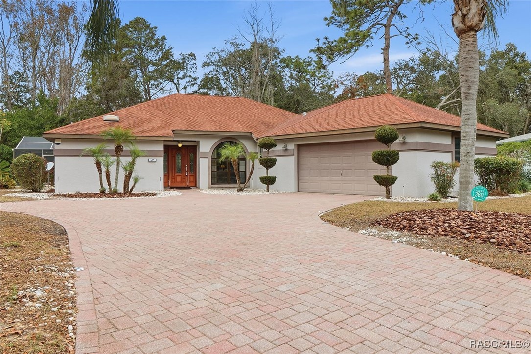 22 Mastic Court W