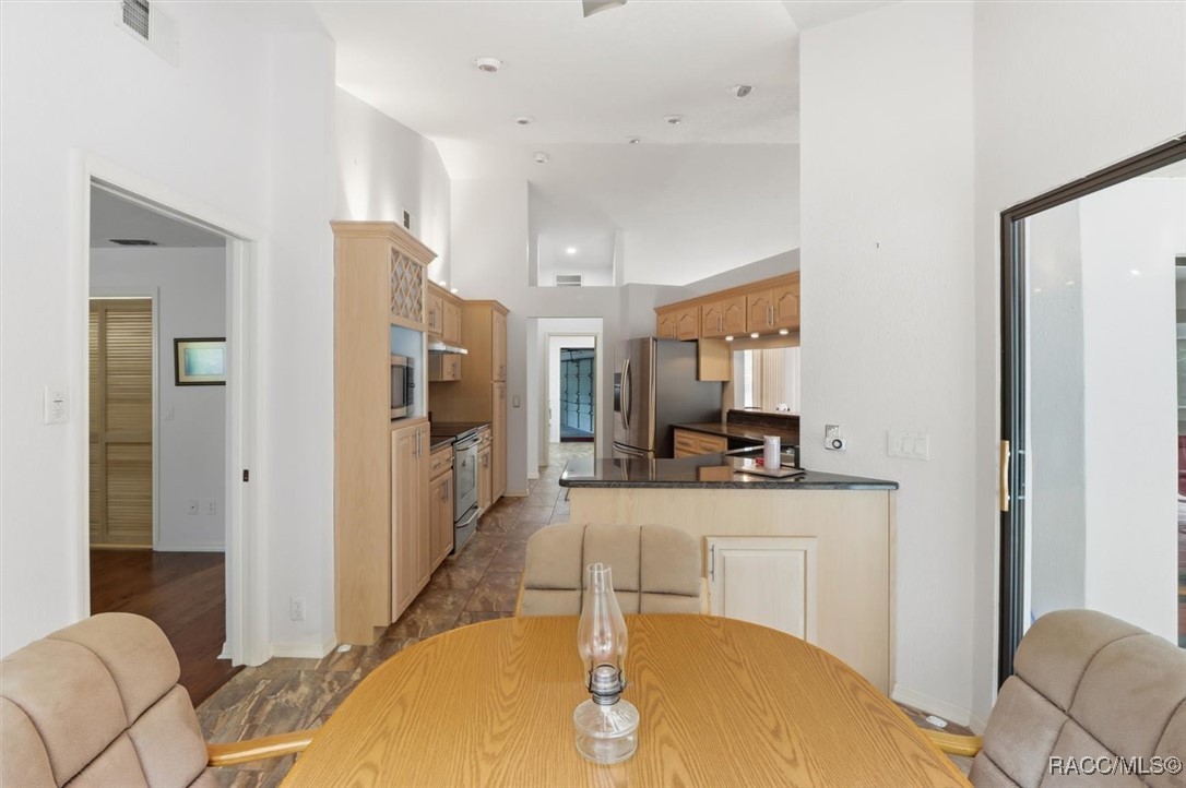 22 Mastic Court W