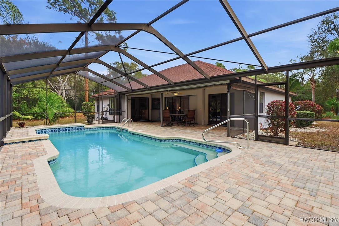 22 Mastic Court W