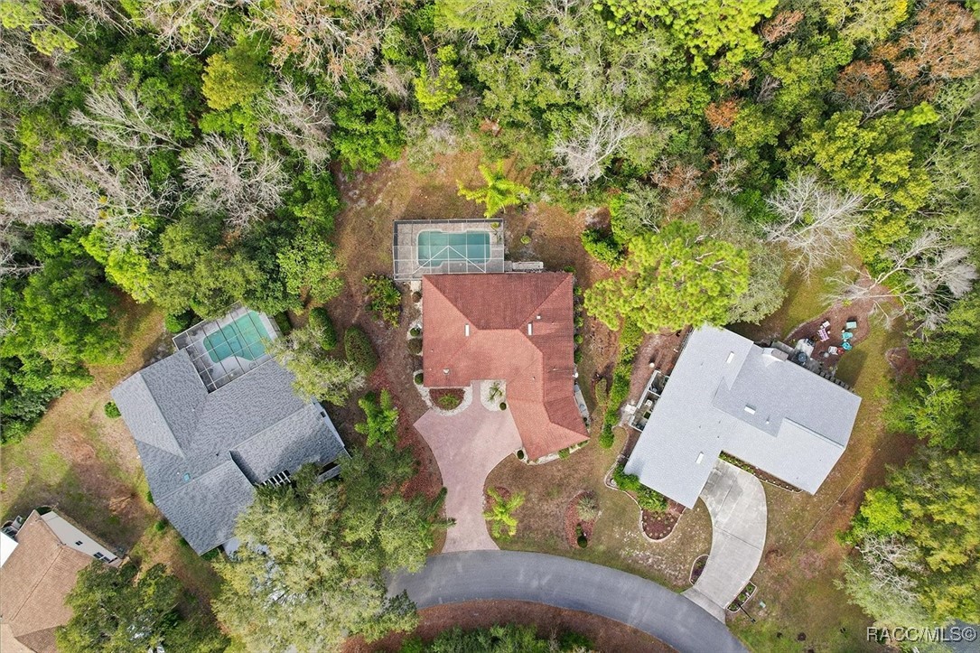 22 Mastic Court W