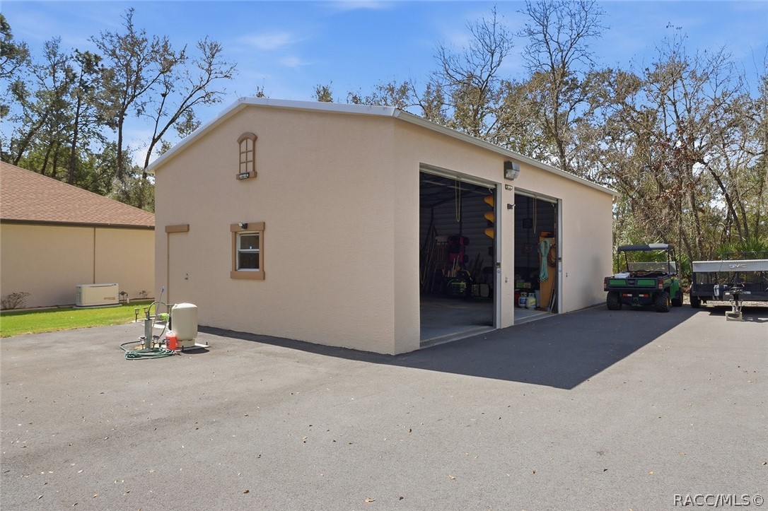 3953 N Buckhorn Drive
