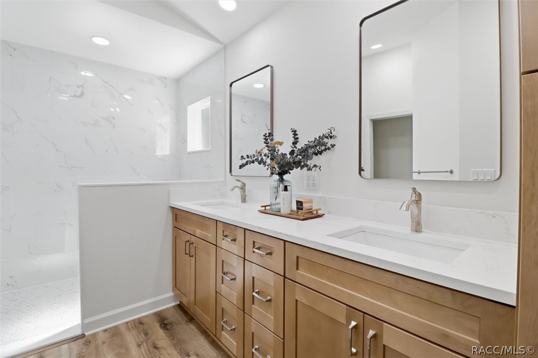 9620 N Goldenbell Way