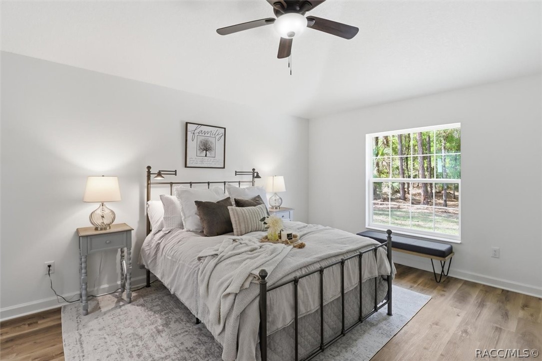 9620 N Goldenbell Way