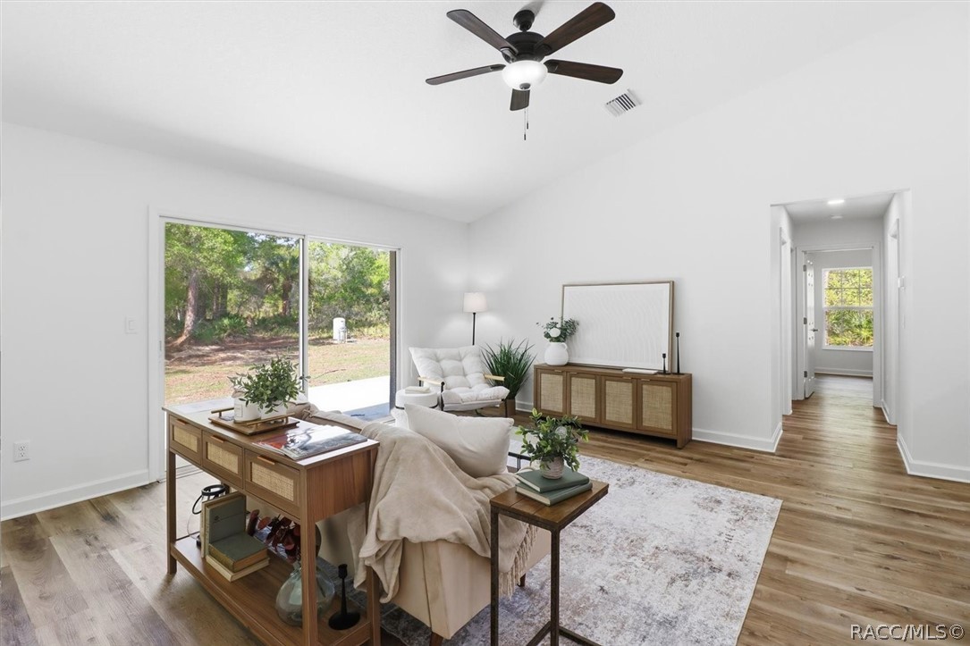 9620 N Goldenbell Way