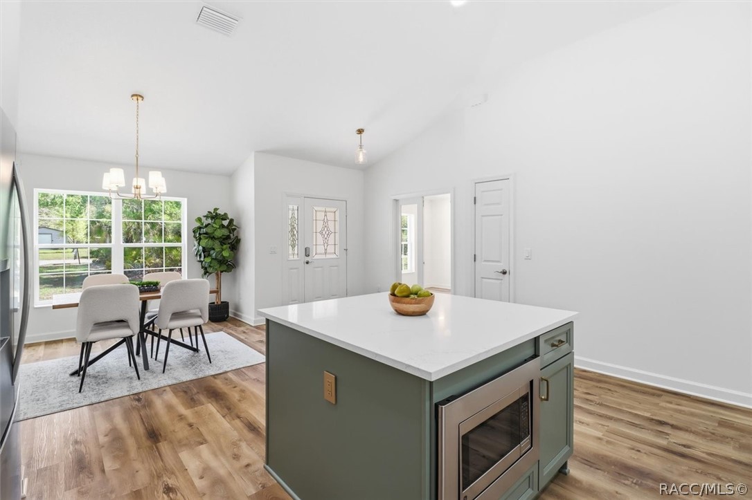 9620 N Goldenbell Way