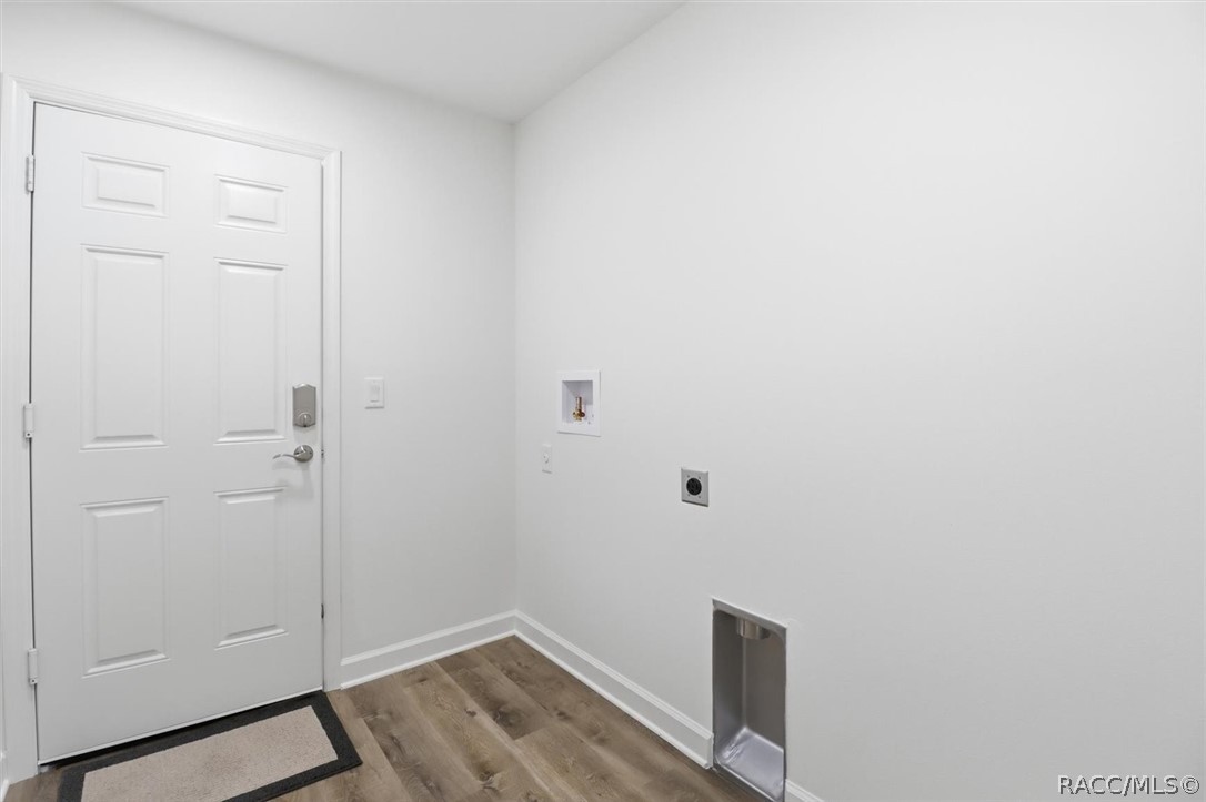 9620 N Goldenbell Way