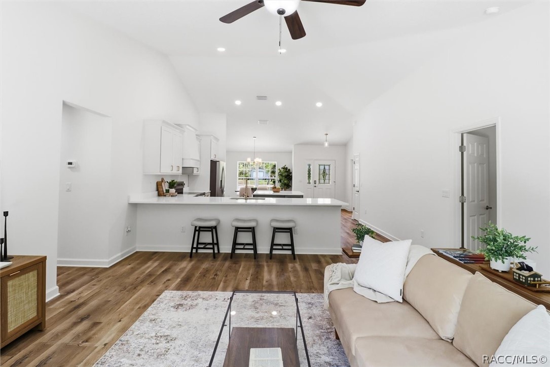 9620 N Goldenbell Way