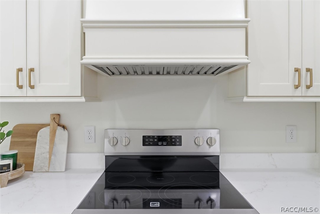 9620 N Goldenbell Way