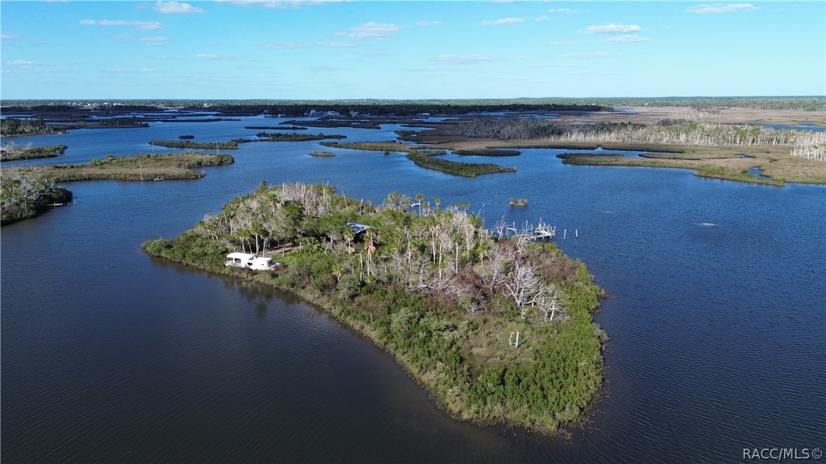 7472 W Thunderbird Island