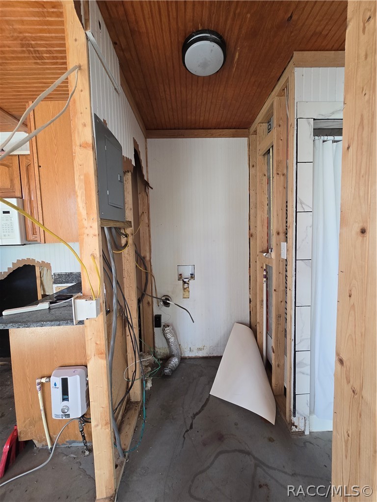 7472 W Thunderbird Island