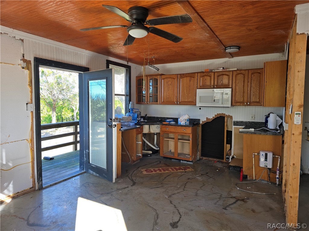 7472 W Thunderbird Island