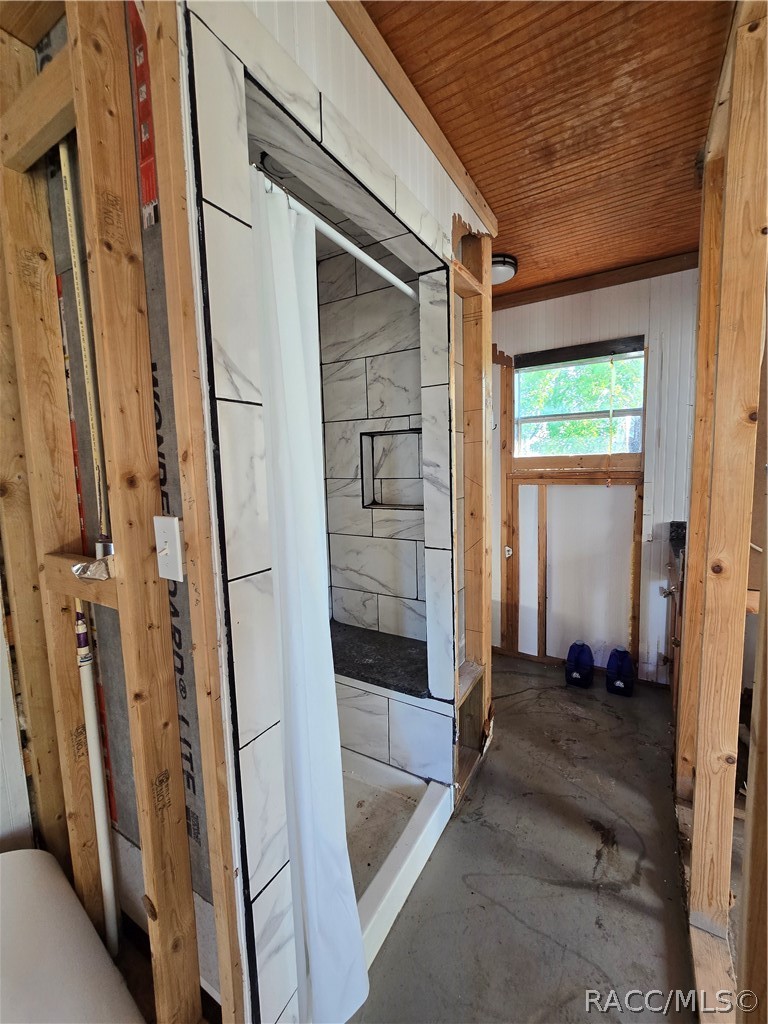 7472 W Thunderbird Island