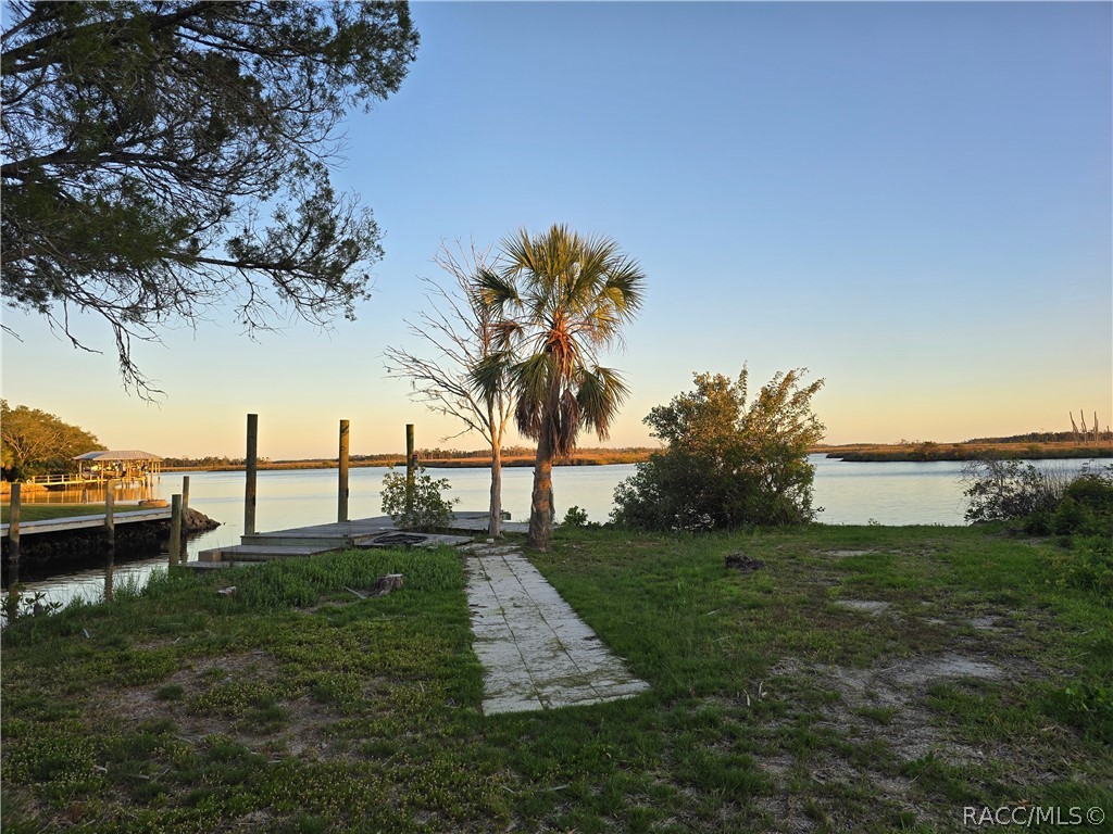 7472 W Thunderbird Island