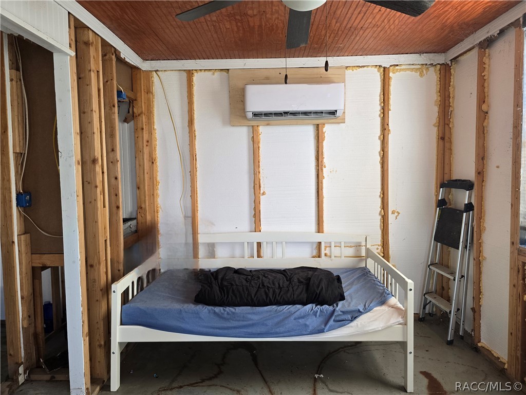 7472 W Thunderbird Island