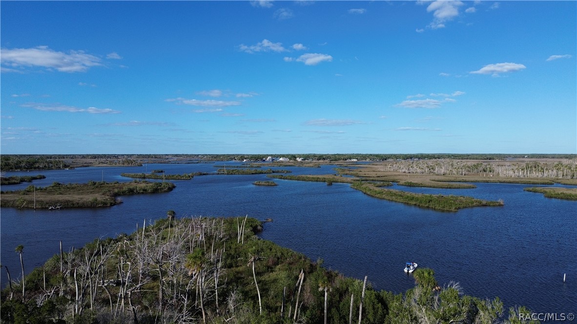 7472 W Thunderbird Island