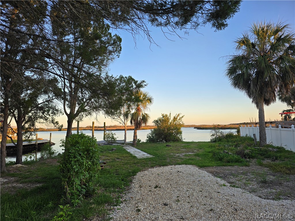 7472 W Thunderbird Island