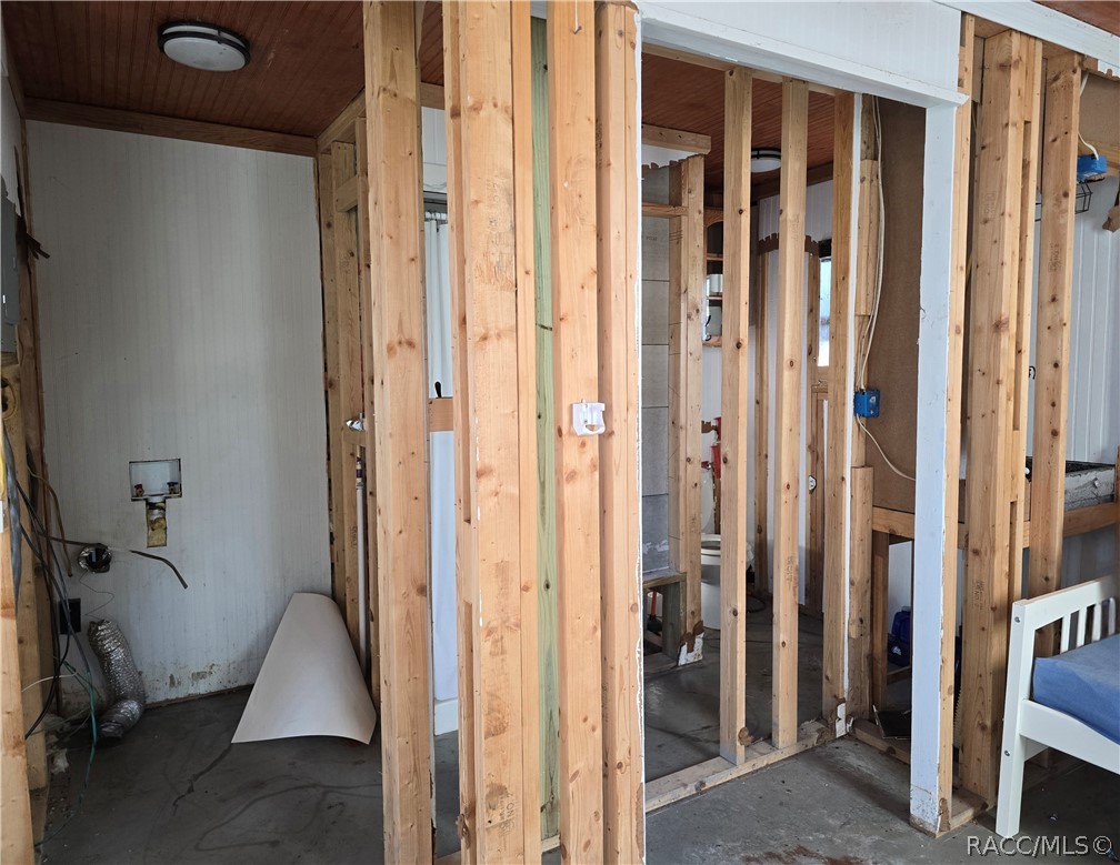 7472 W Thunderbird Island