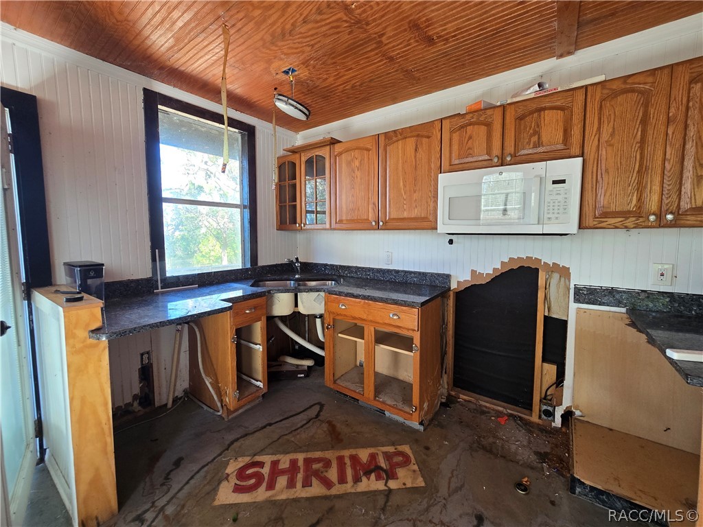 7472 W Thunderbird Island