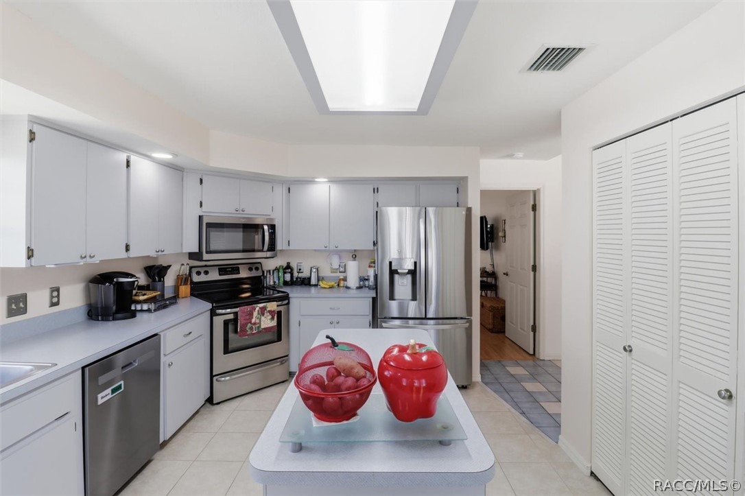 685 W Colbert Court