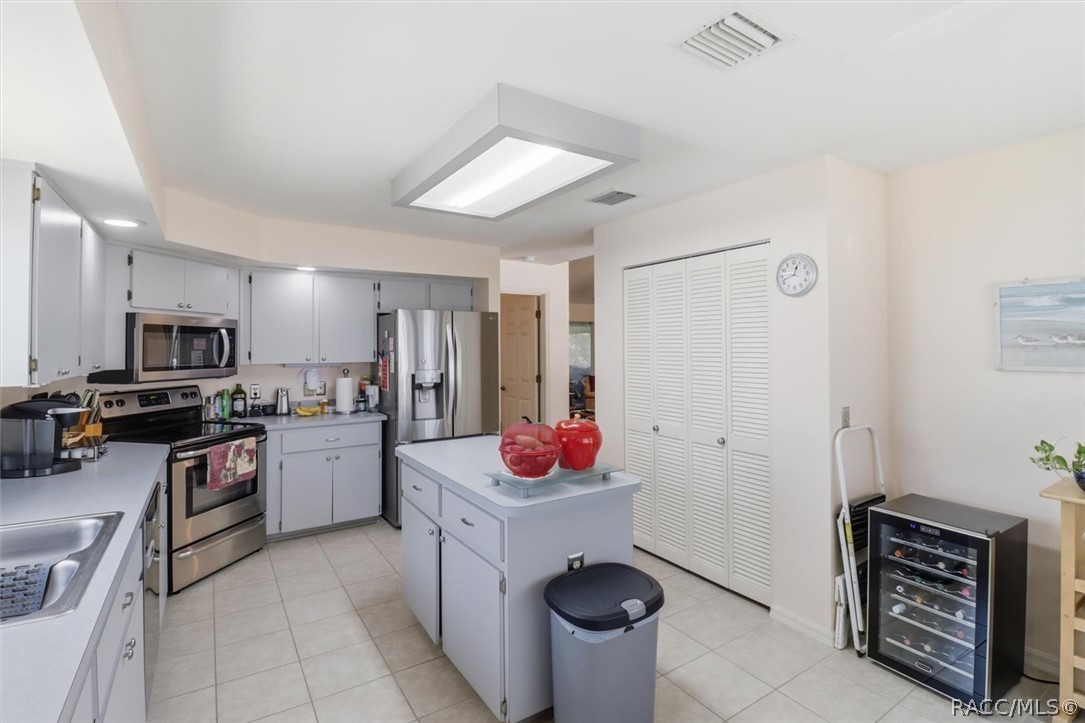 685 W Colbert Court