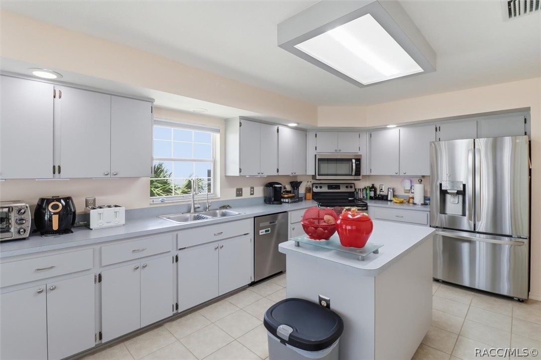 685 W Colbert Court