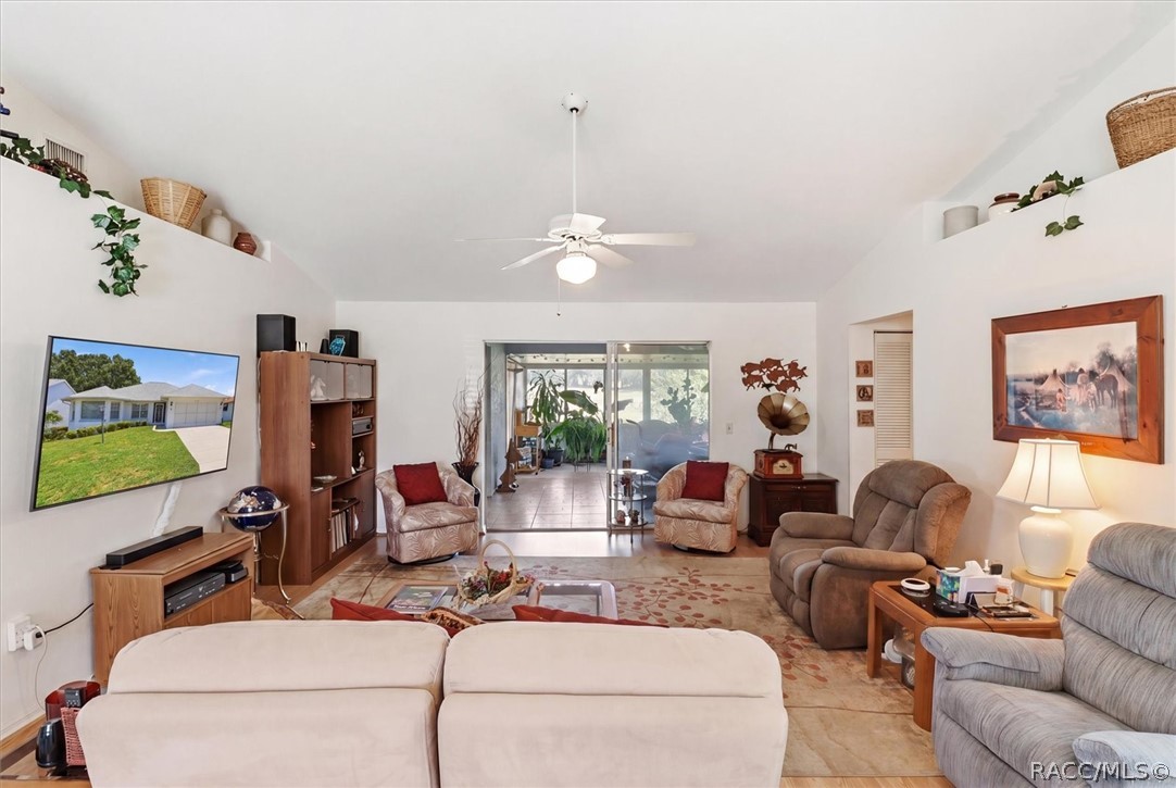 685 W Colbert Court