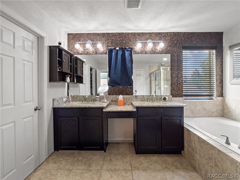 4896 Palmetto Park Drive