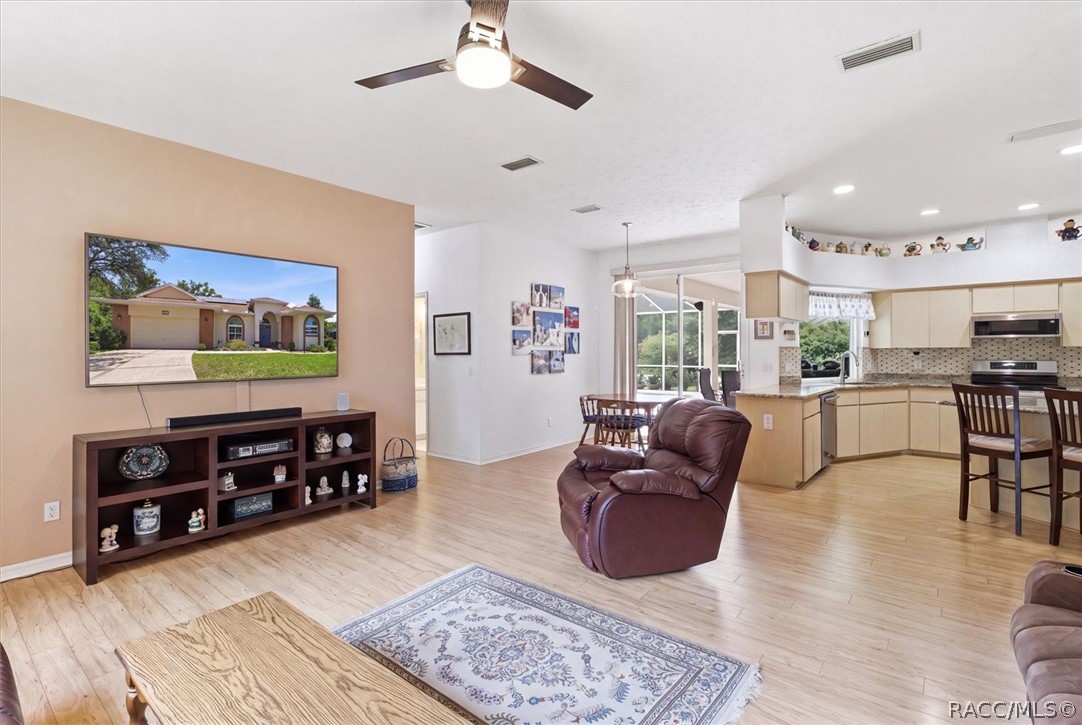 3843 W Northcrest Court