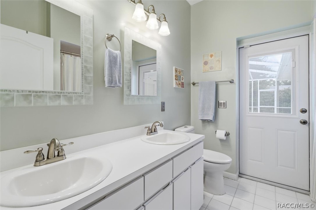 3843 W Northcrest Court