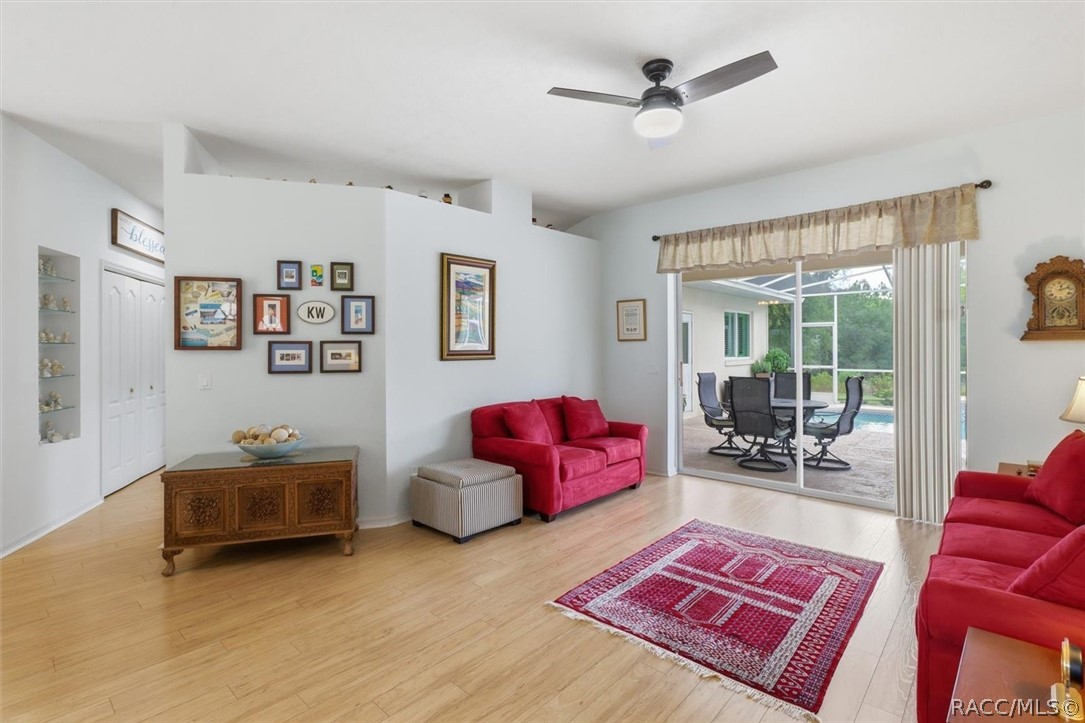 3843 W Northcrest Court