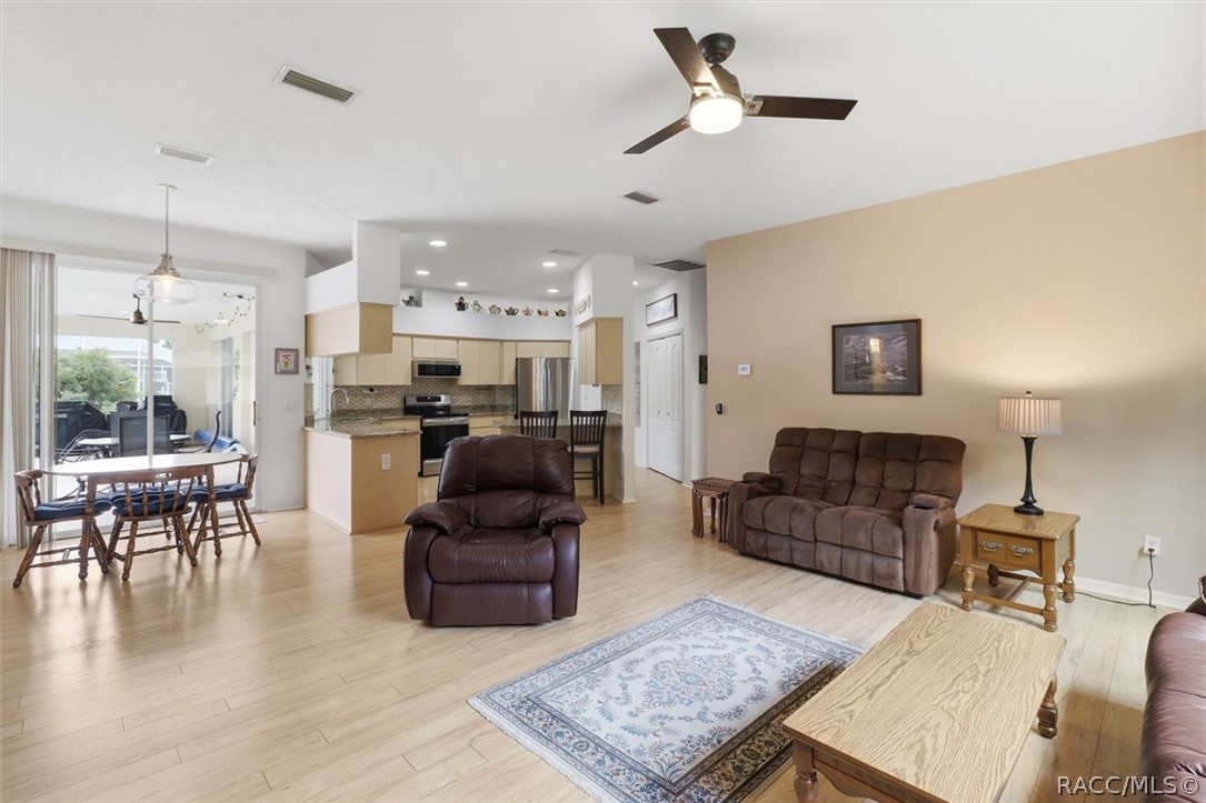 3843 W Northcrest Court
