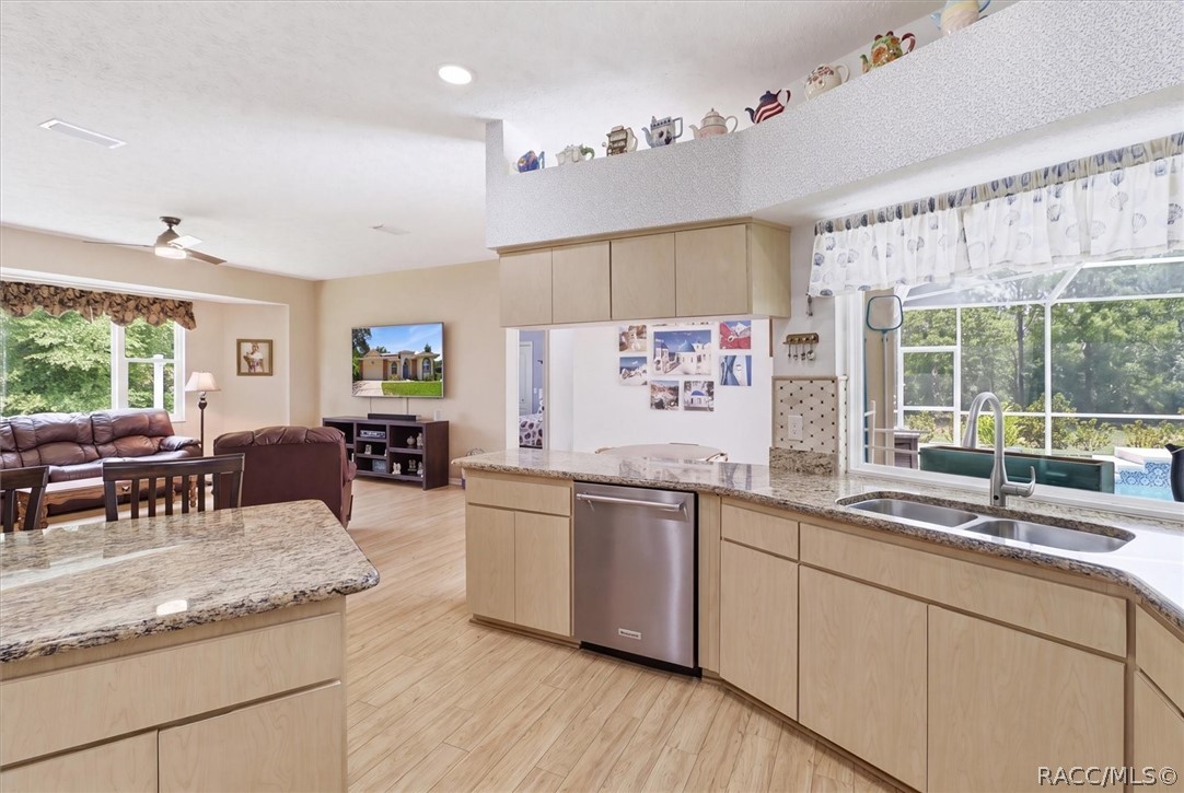 3843 W Northcrest Court