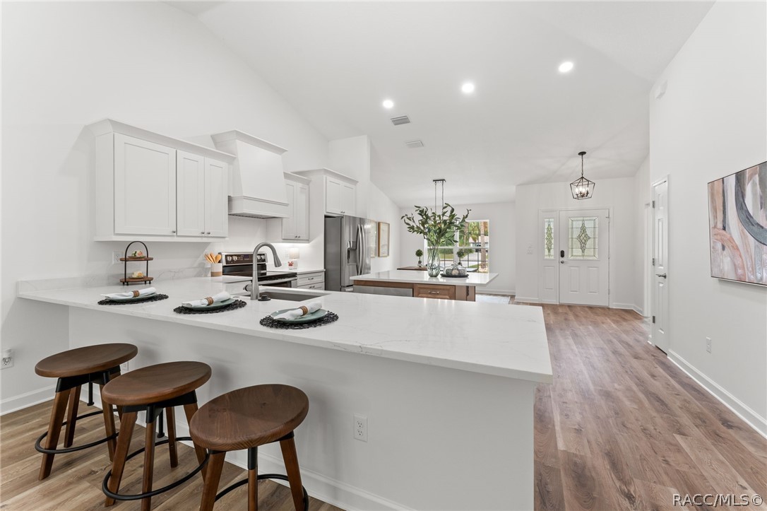 10364 N Coco Plumosa Drive