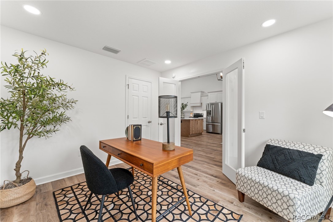 10364 N Coco Plumosa Drive