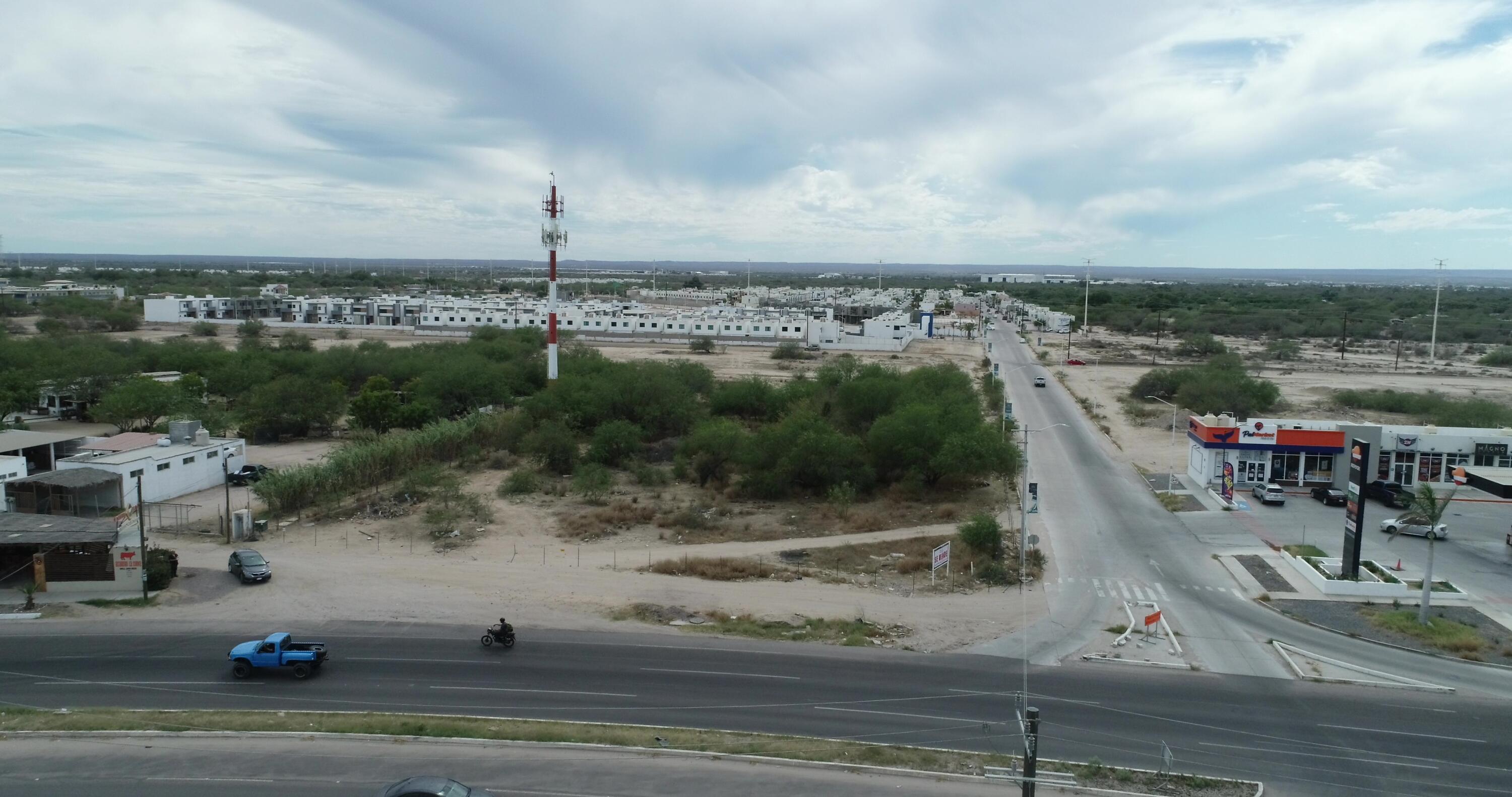 Blvd Pino Payas, Esquina Comercial Pino Payas