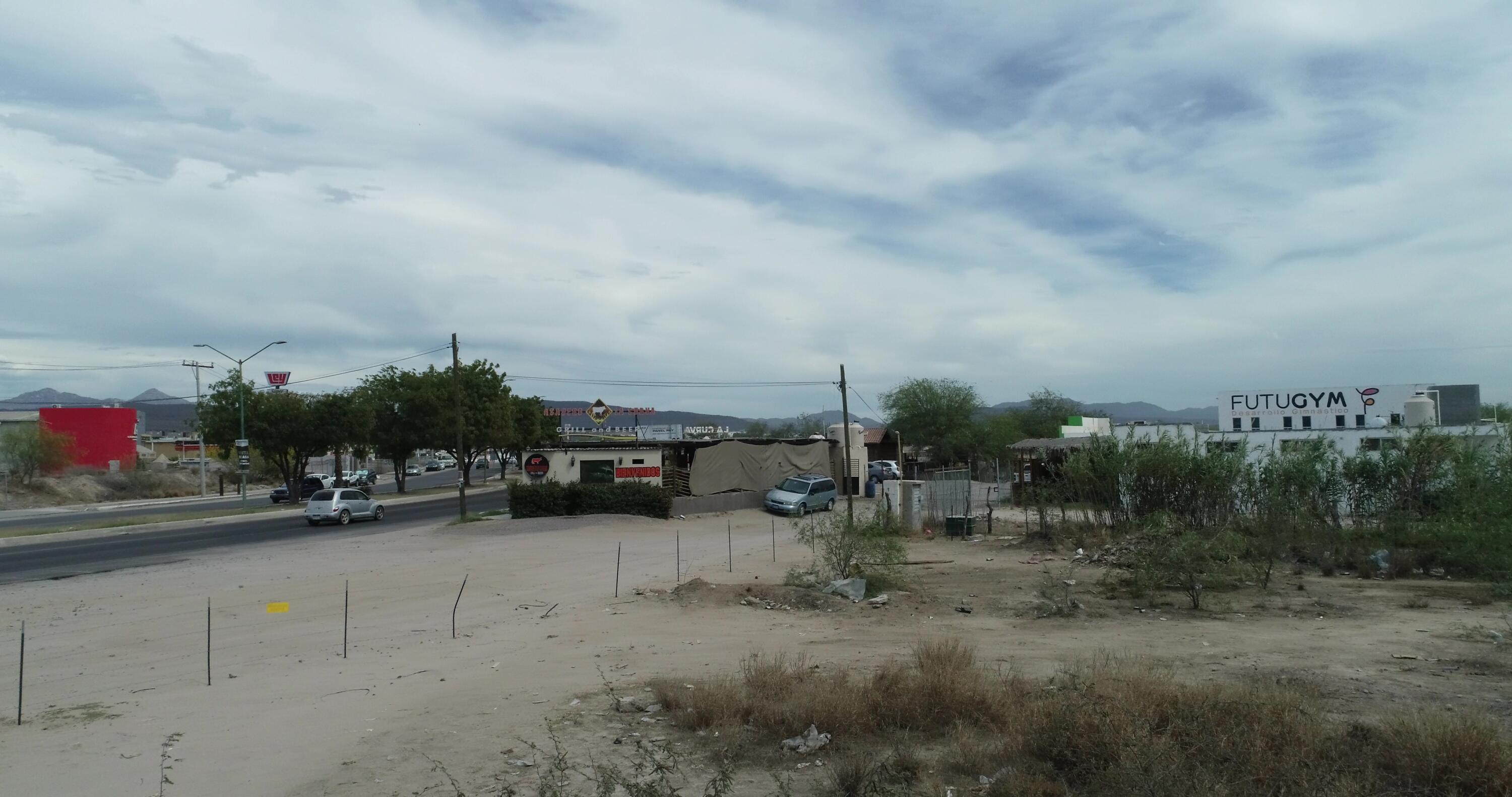 Blvd Pino Payas, Esquina Comercial Pino Payas