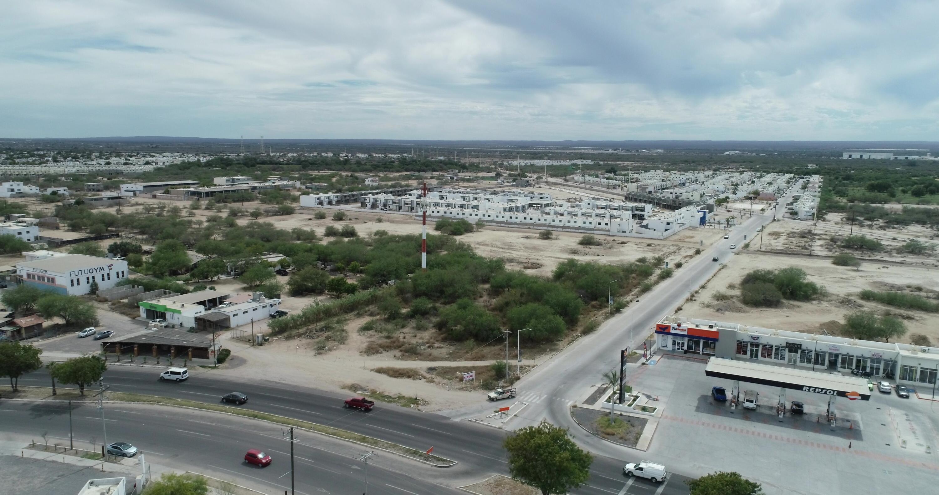 Blvd Pino Payas, Esquina Comercial Pino Payas
